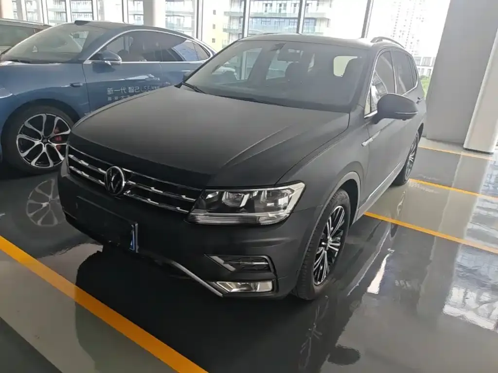 Volkswagen Tiguan L — фото 3
