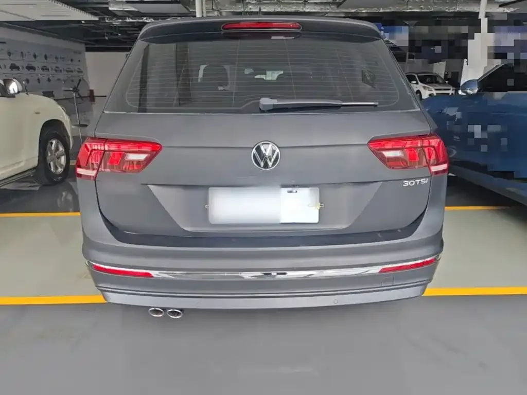 Volkswagen Tiguan L — фото 7