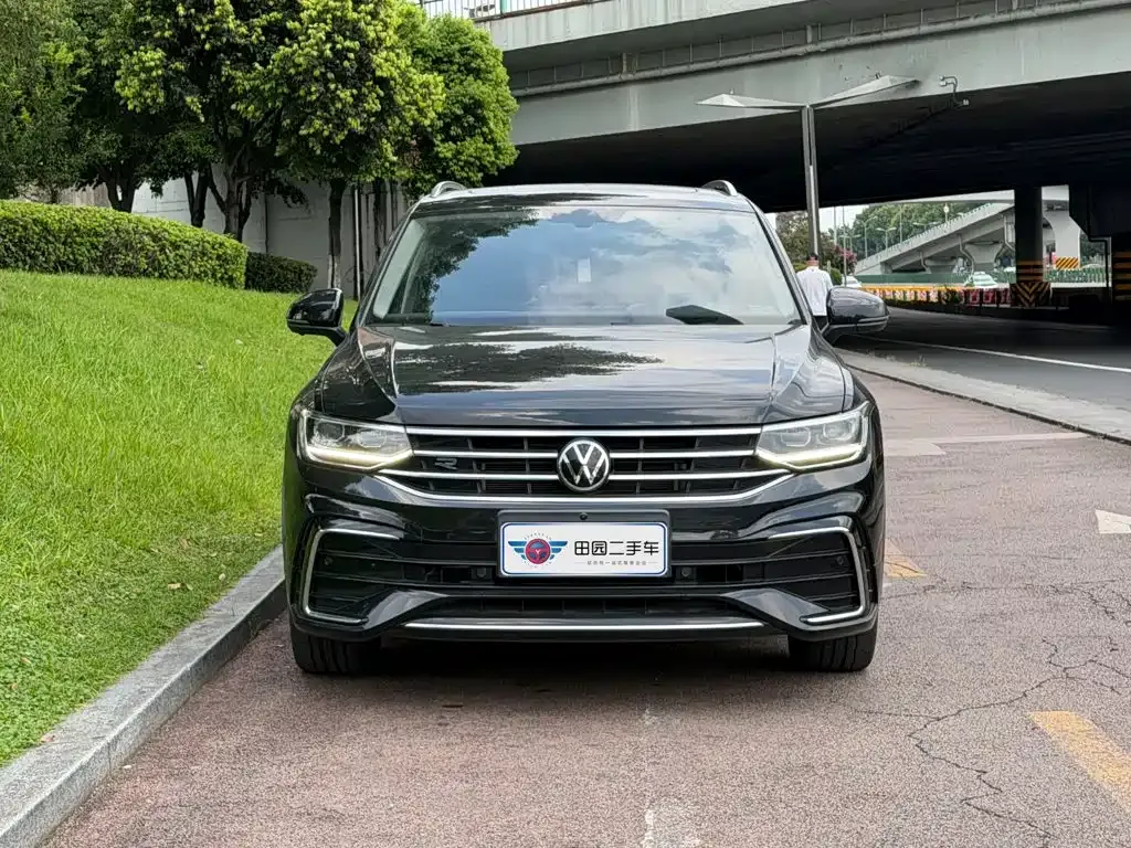 Volkswagen Tiguan L — фото 8