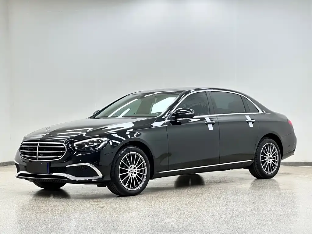 Mercedes-Benz E-Class — фото 1