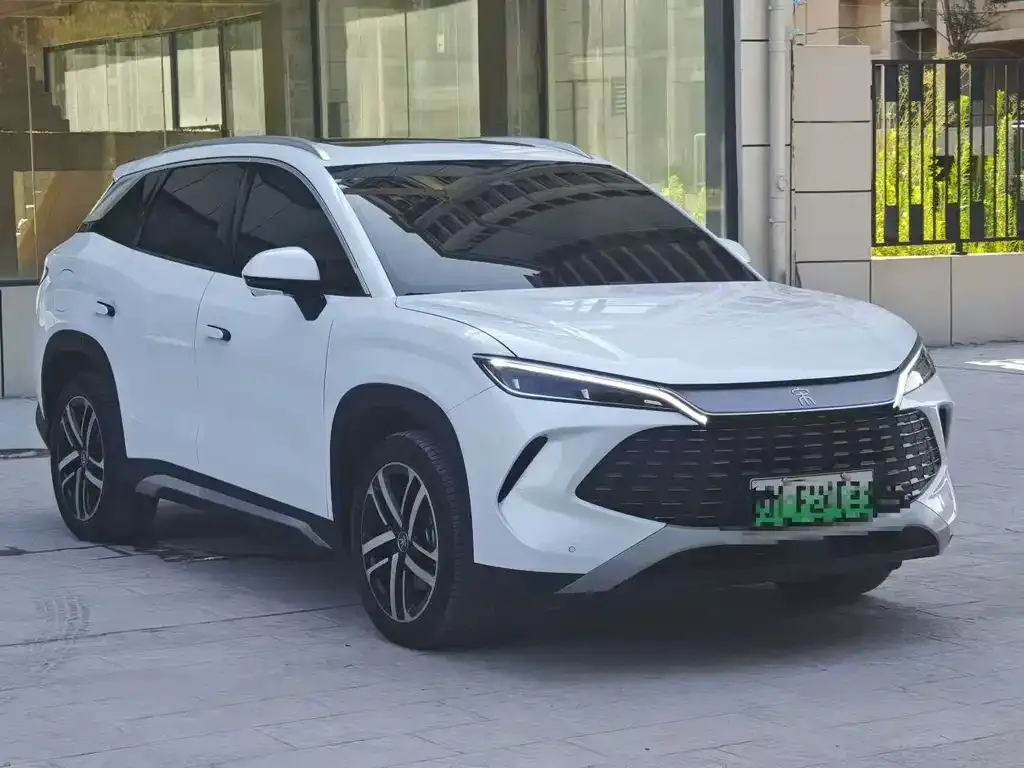 BYD L DM-i — фото 1