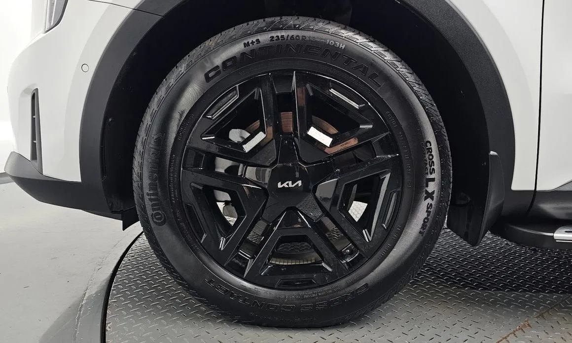 Kia Sorento — фото 6