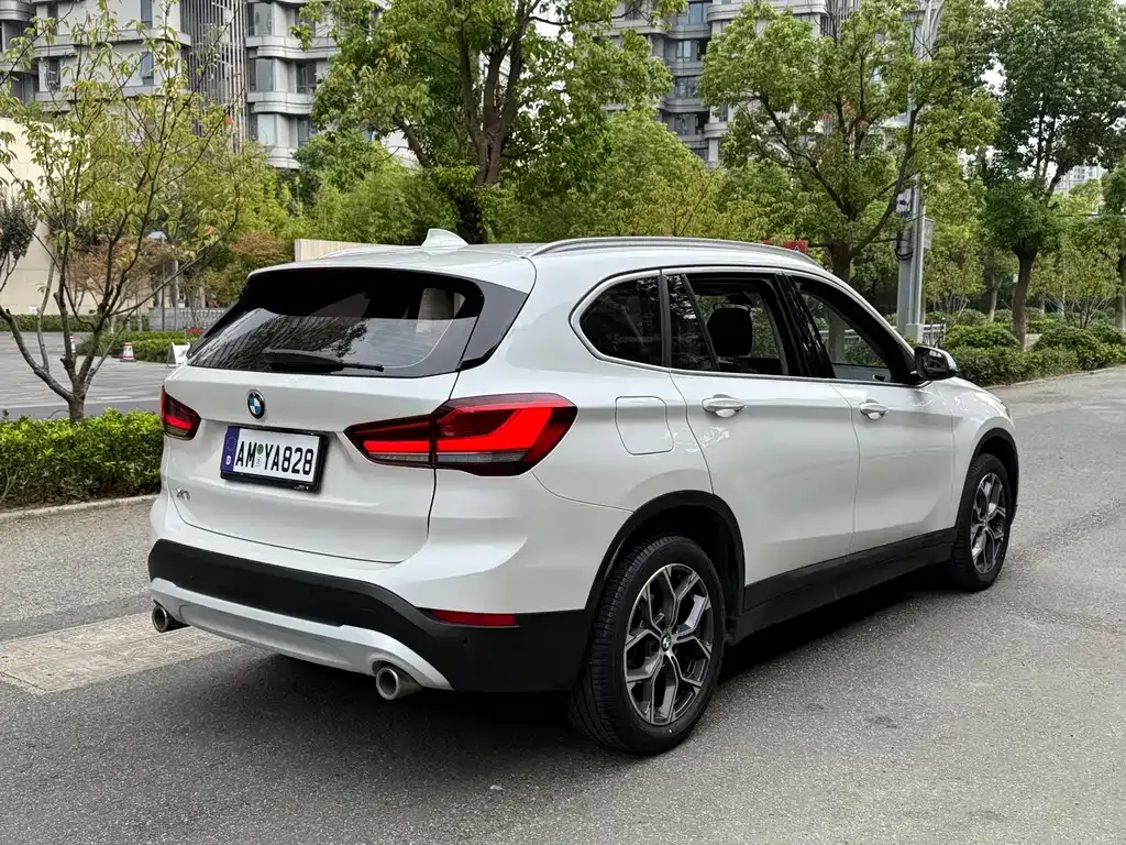 BMW X1 — фото 9
