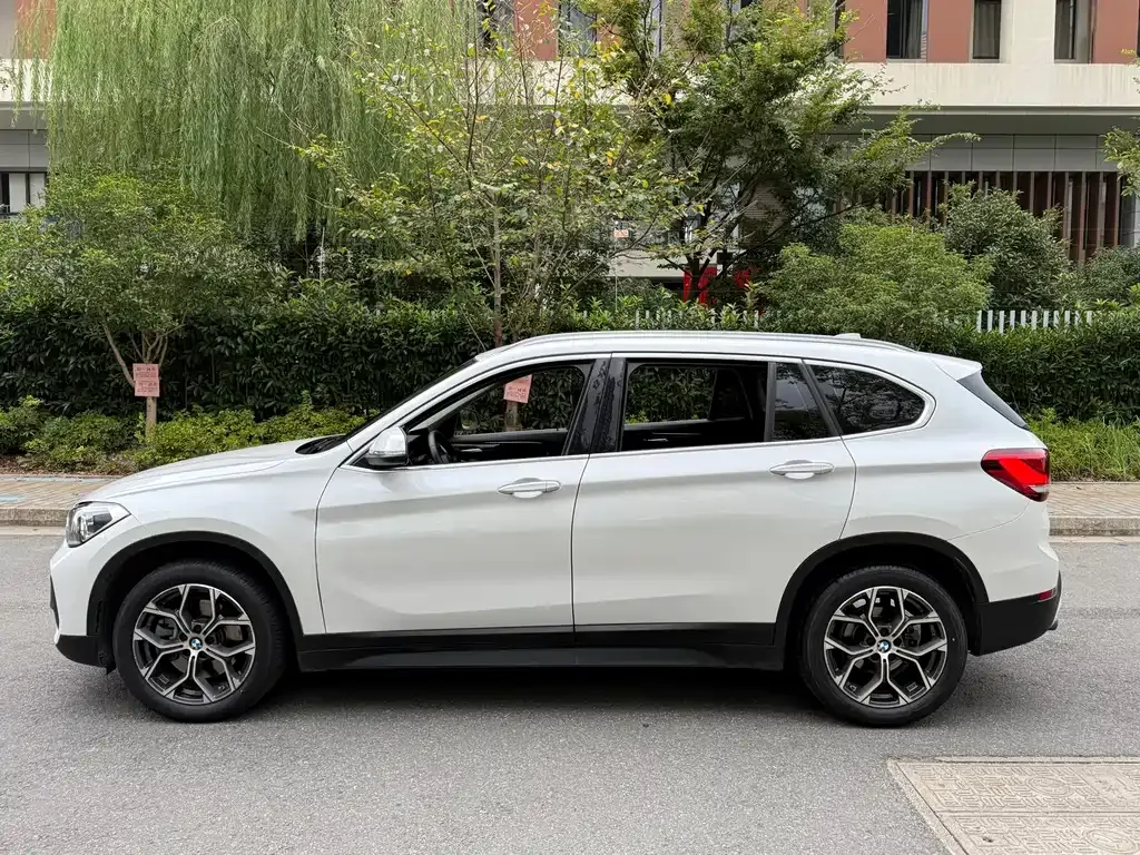 BMW X1 — фото 10