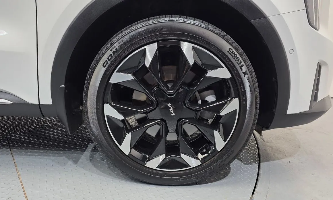 Kia Sorento — фото 10