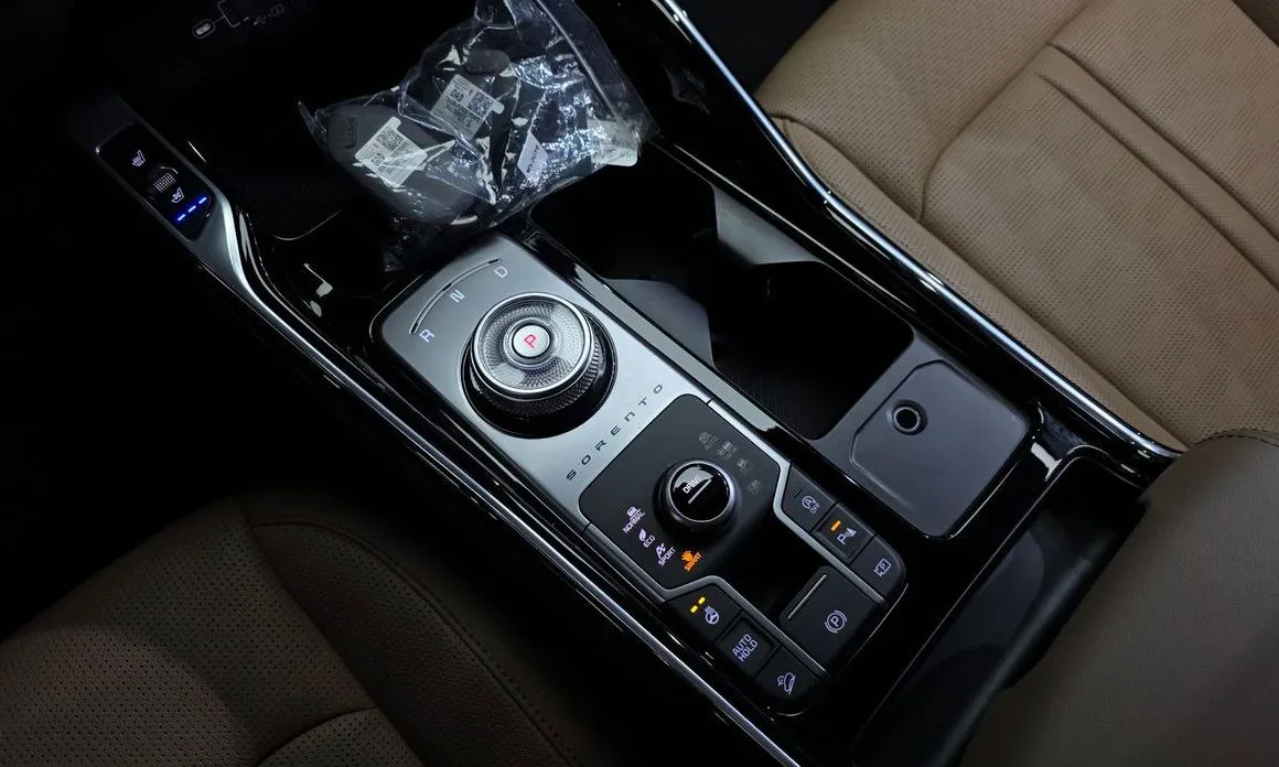 Kia Sorento — фото 9