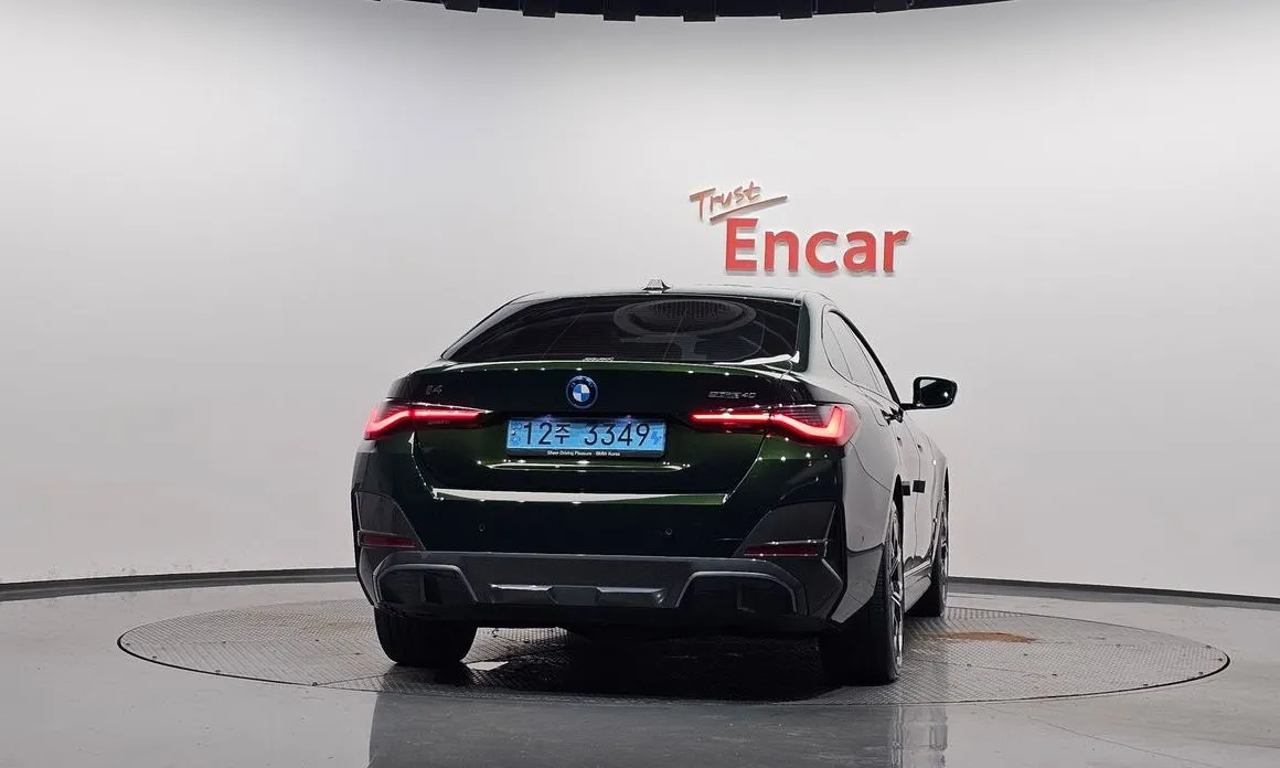 BMW i4 — фото 4
