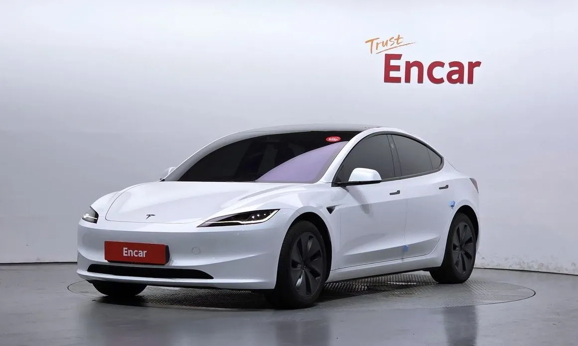 Tesla Model 3 — фото 1