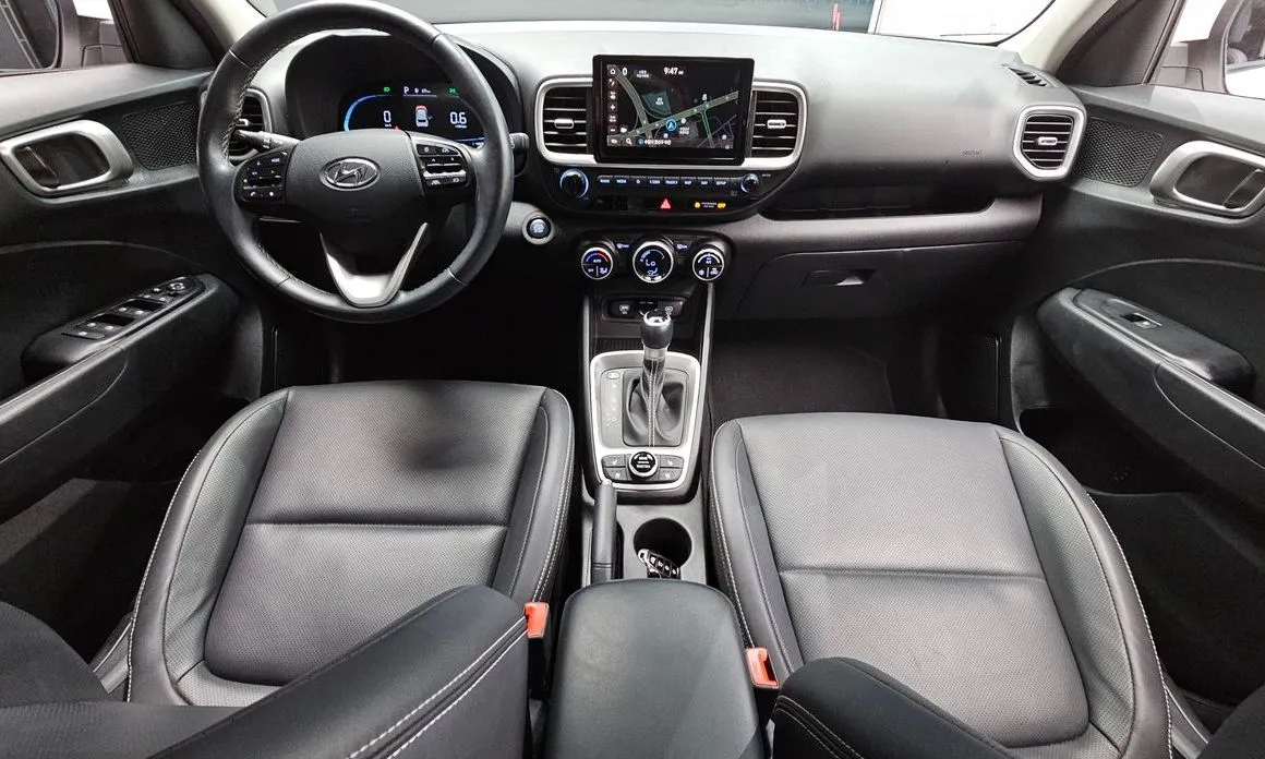 Hyundai Venue — фото 8
