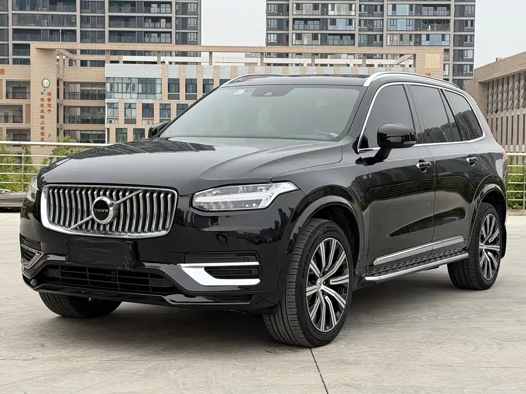 Volvo XC90 — фото 1