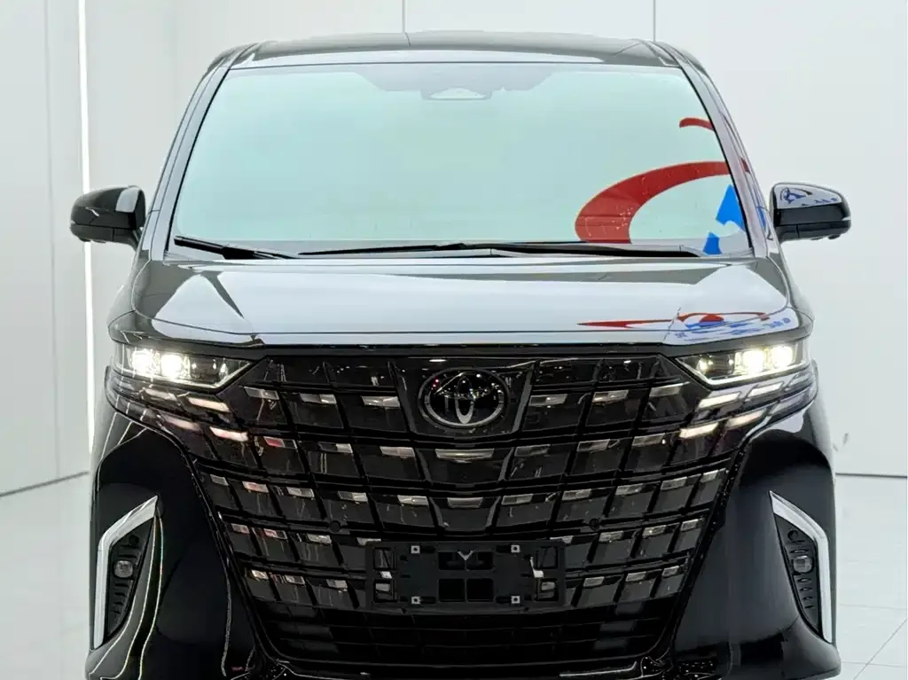 Toyota Alphard — фото 4
