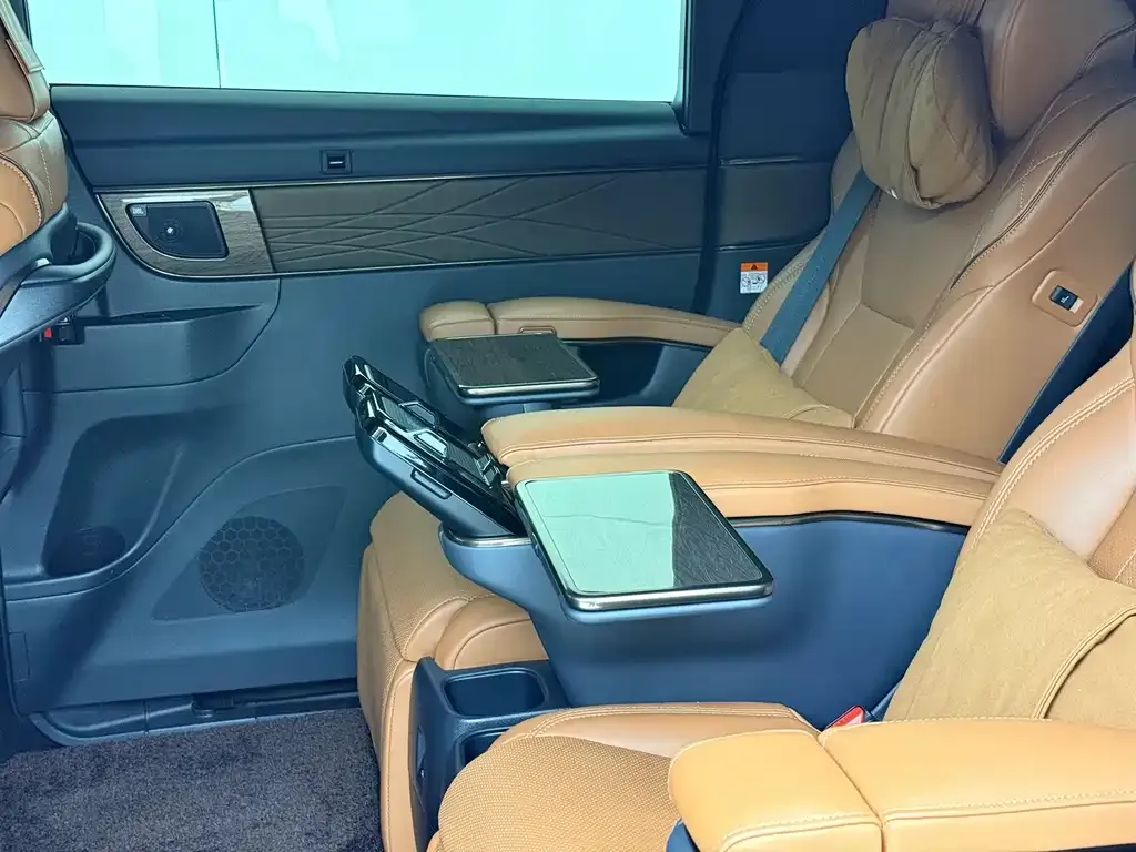 Toyota Alphard — фото 3
