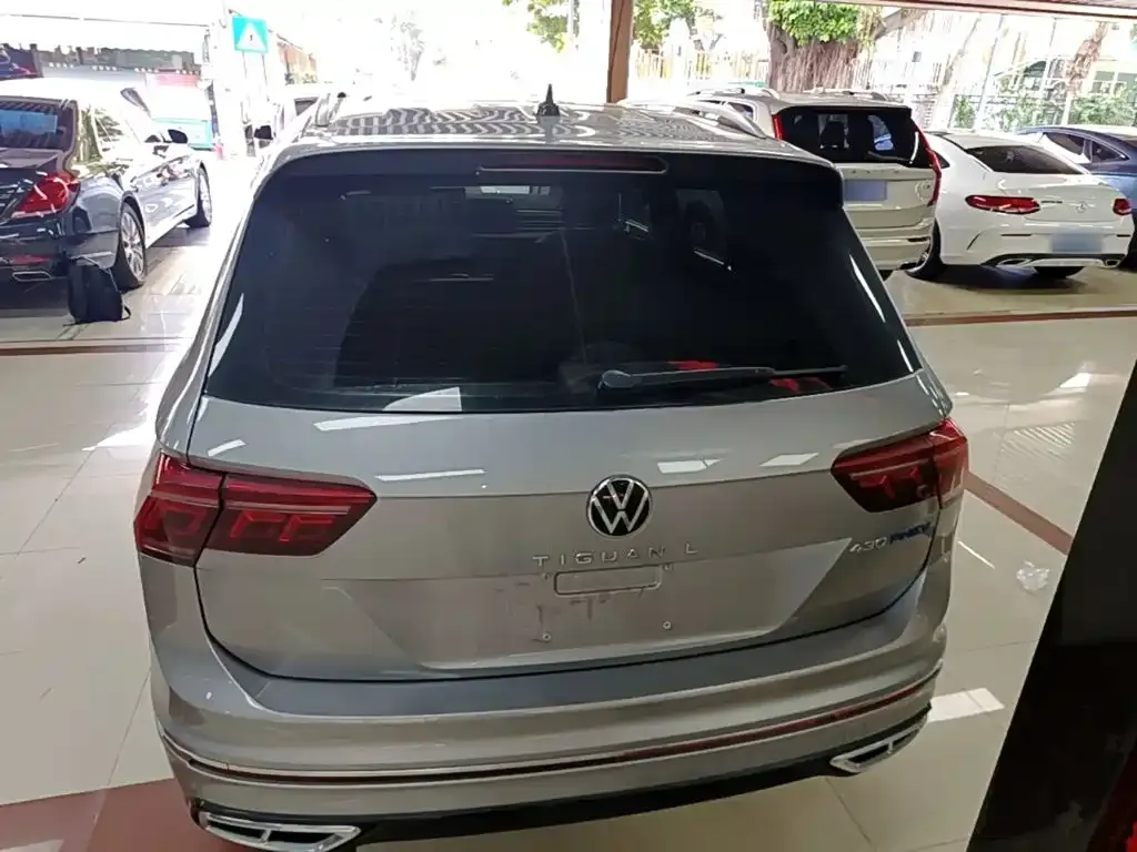 Volkswagen Tiguan L PHEV — фото 6