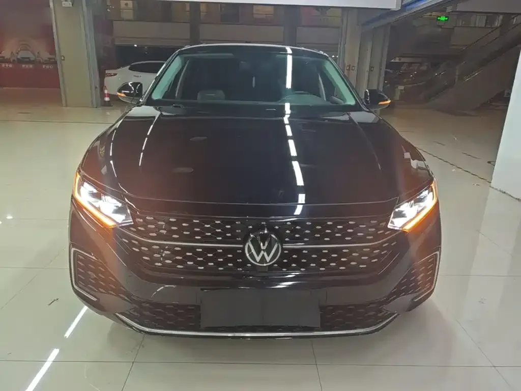 Volkswagen Passat — фото 9