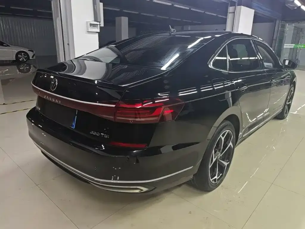 Volkswagen Passat — фото 7