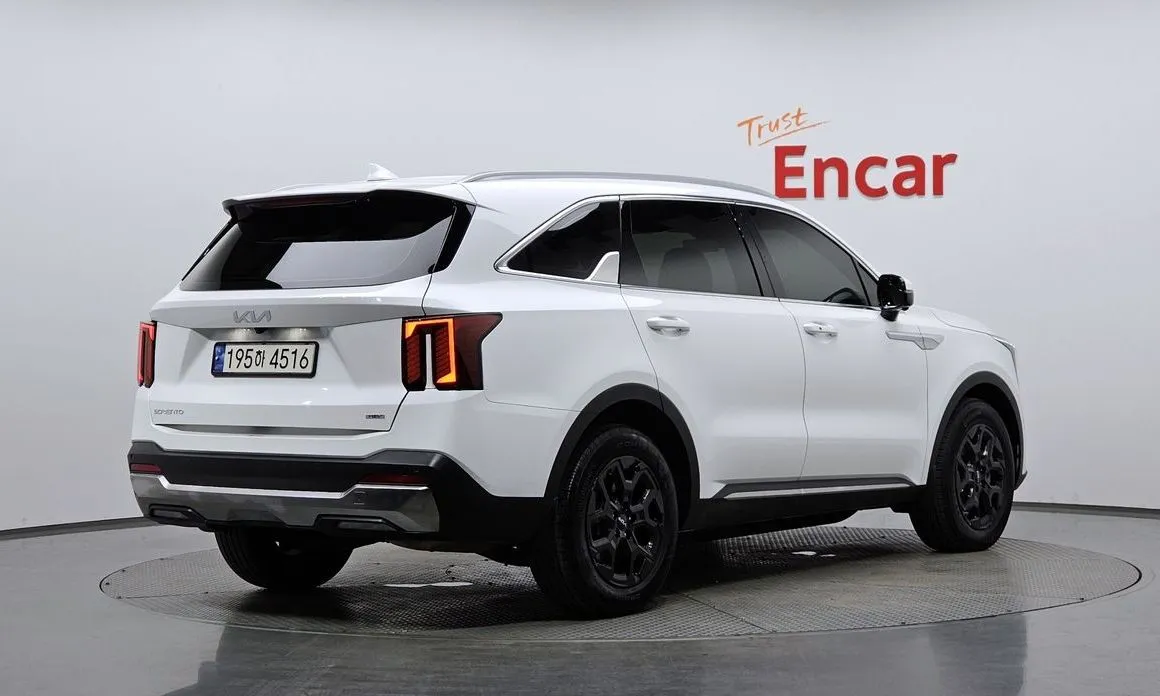 Kia Sorento — фото 5