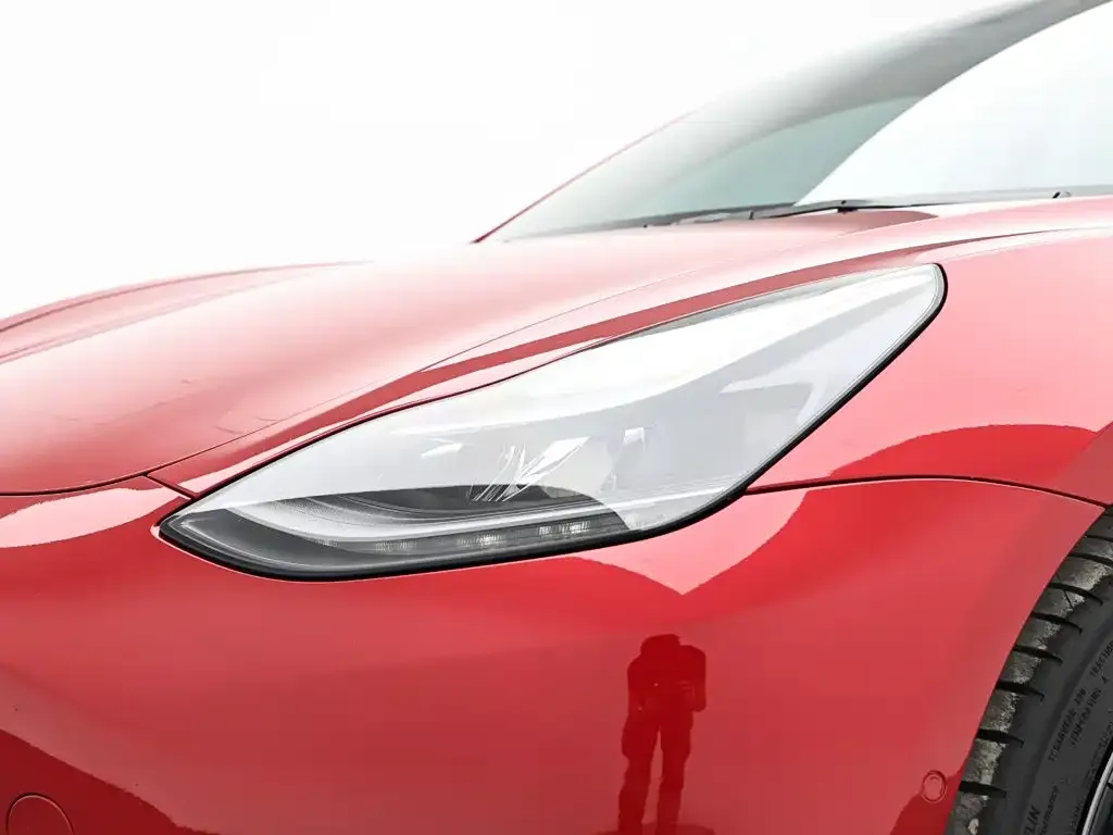 Tesla Model 3 — фото 7
