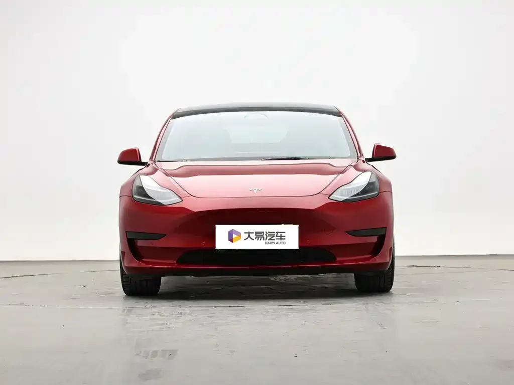 Tesla Model 3 — фото 4