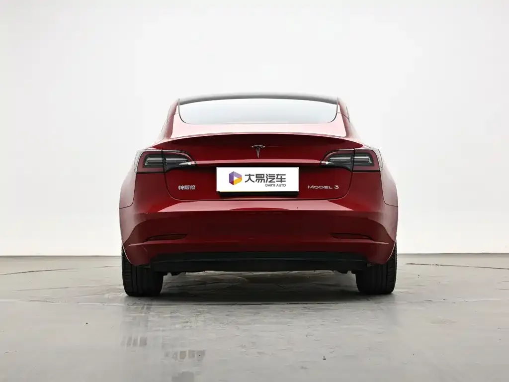 Tesla Model 3 — фото 3