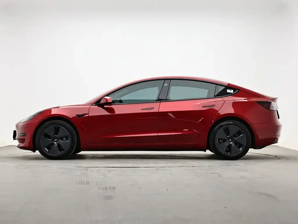 Tesla Model 3 — фото 6