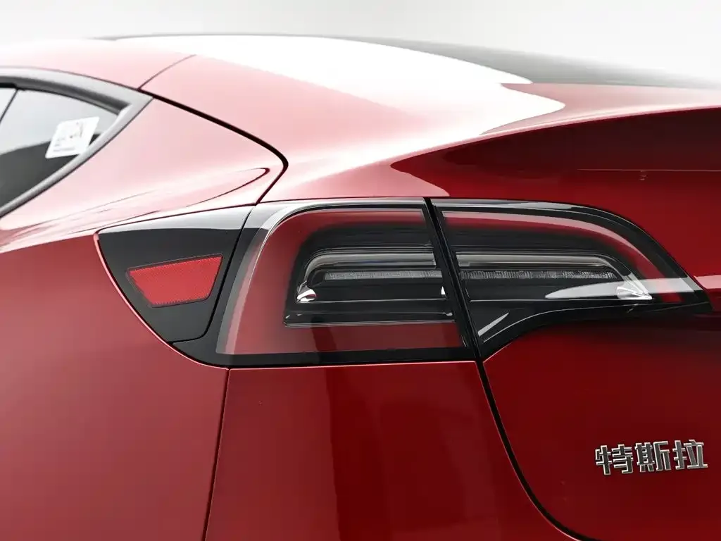 Tesla Model 3 — фото 2
