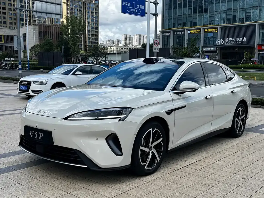 BYD Seal 07 DM-i — фото 1