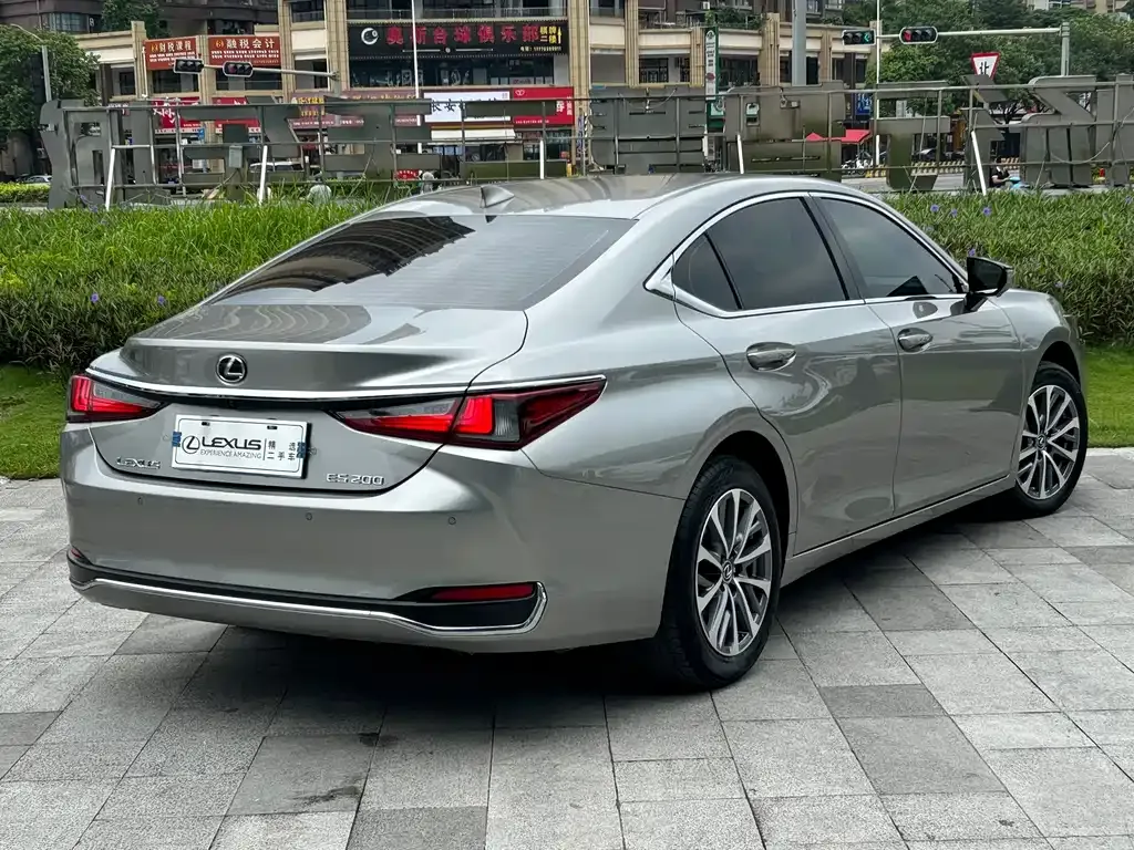 Lexus ES — фото 2