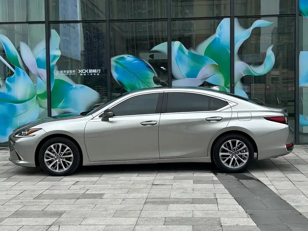 Lexus ES — фото 3