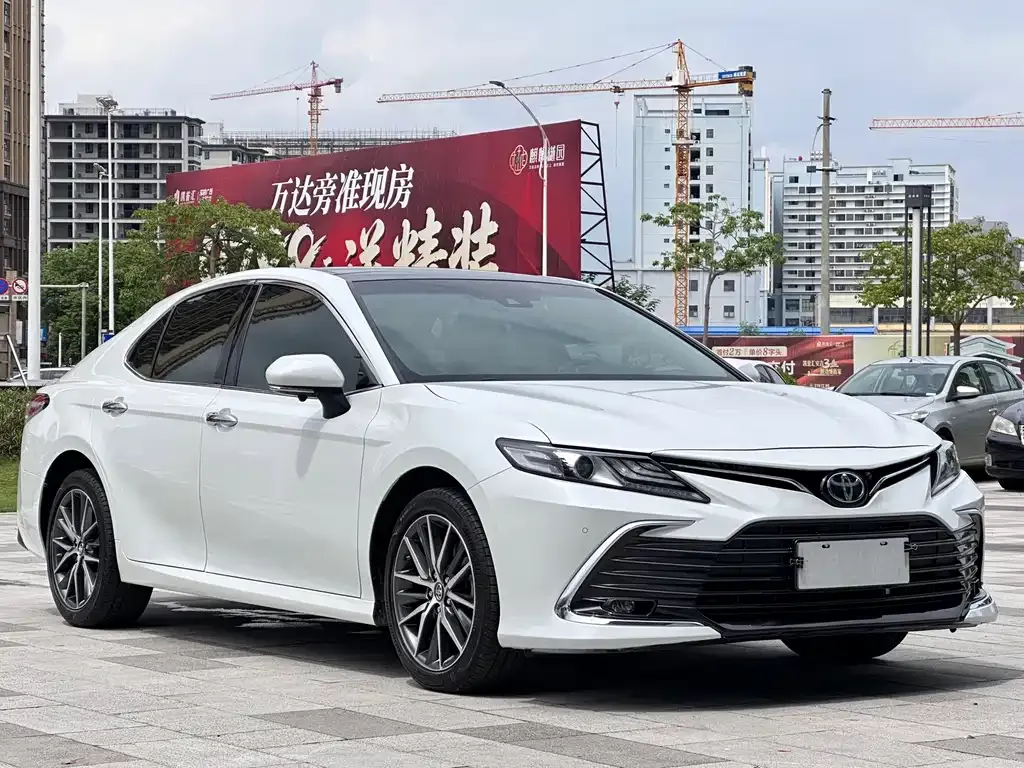 Toyota Camry — фото 6