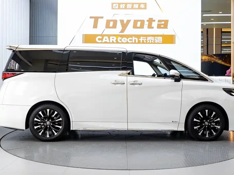 Toyota Vellfire — фото 5