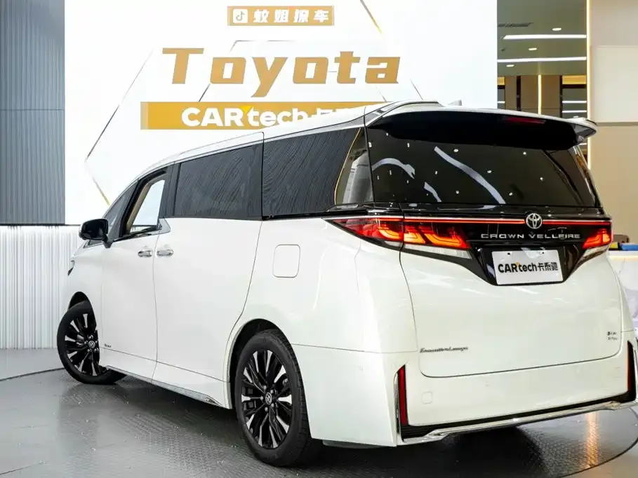 Toyota Vellfire — фото 7