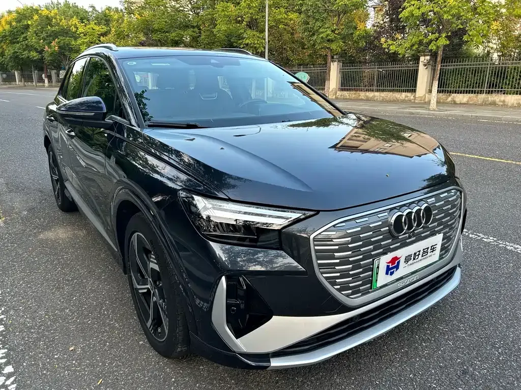Audi Q4 e-tron — фото 4