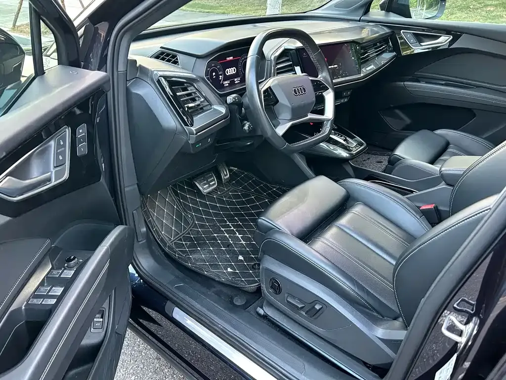 Audi Q4 e-tron — фото 10