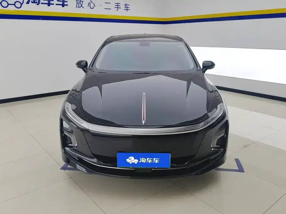 Hongqi E-QM5 — фото 3