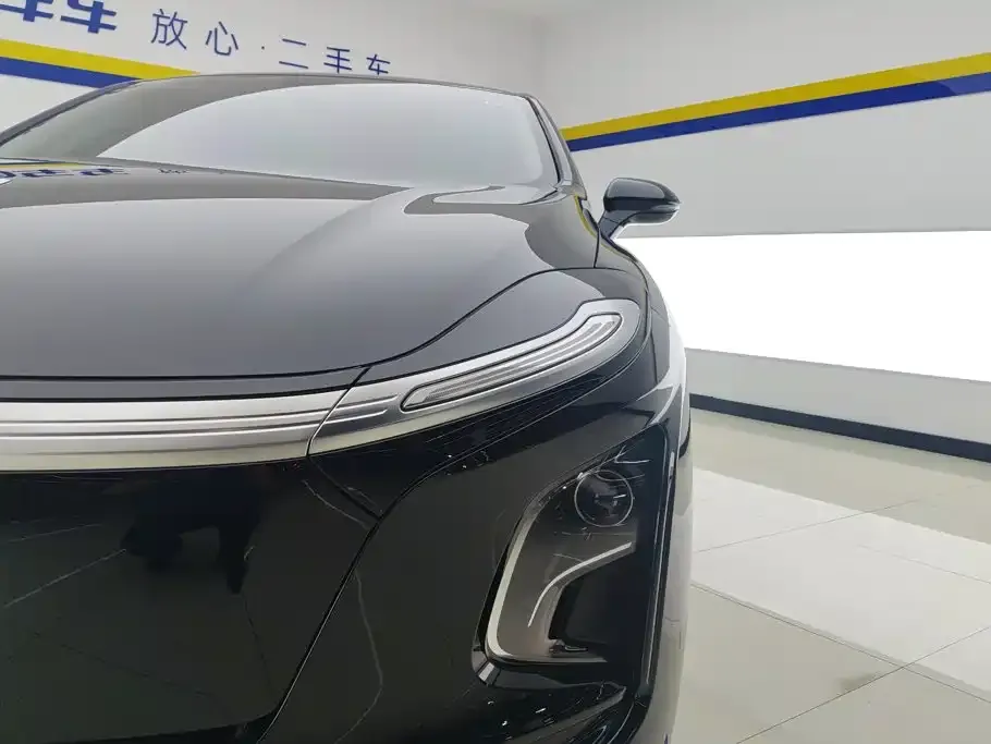 Hongqi E-QM5 — фото 5