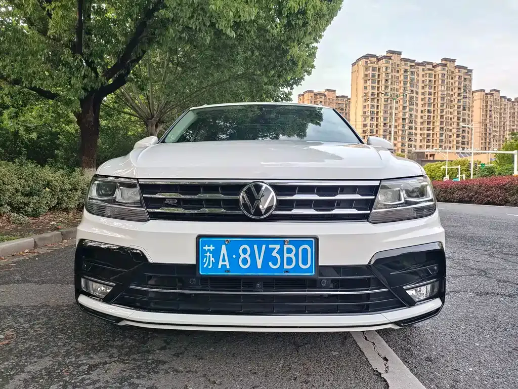 Volkswagen Tiguan L — фото 8