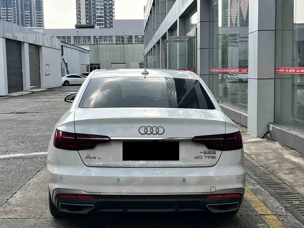 Audi A4L — фото 5