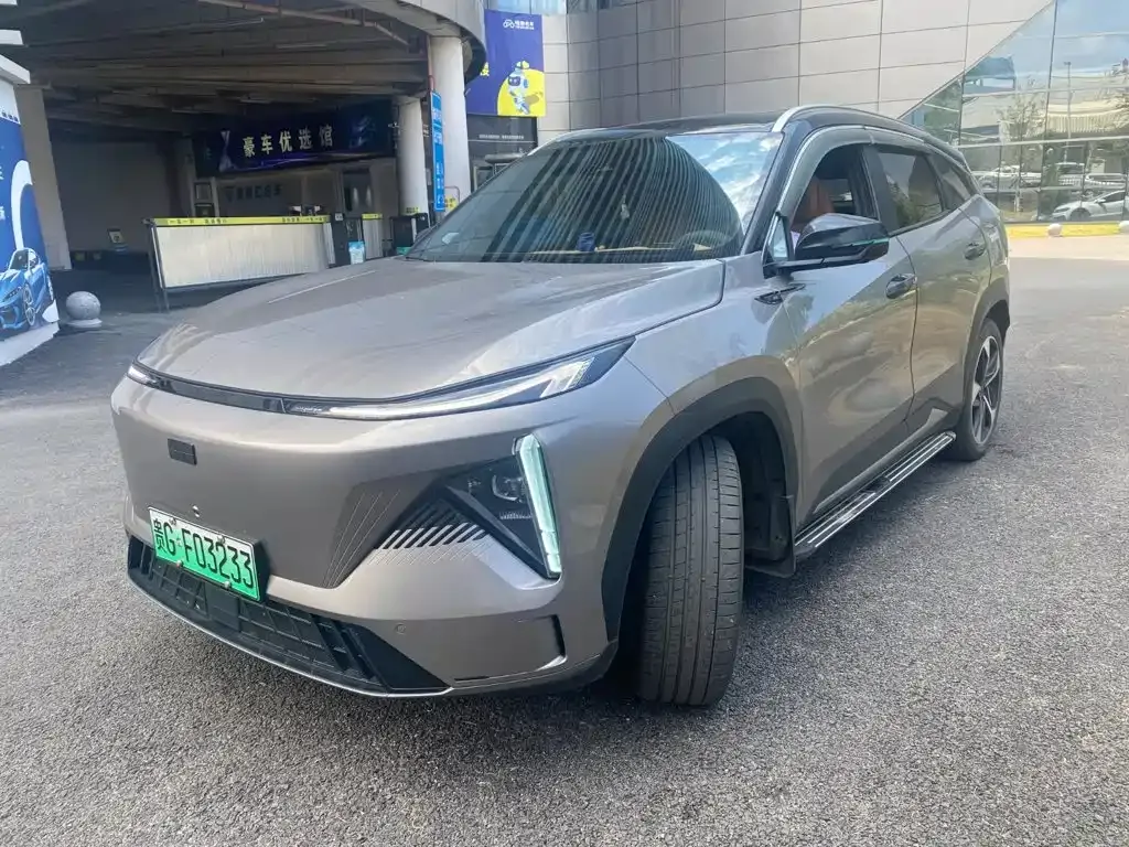 Geely Galaxy L7 — фото 1