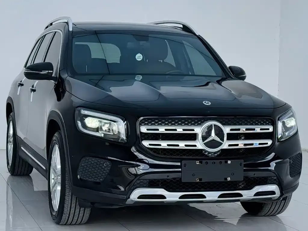 Mercedes-Benz GLB — фото 1