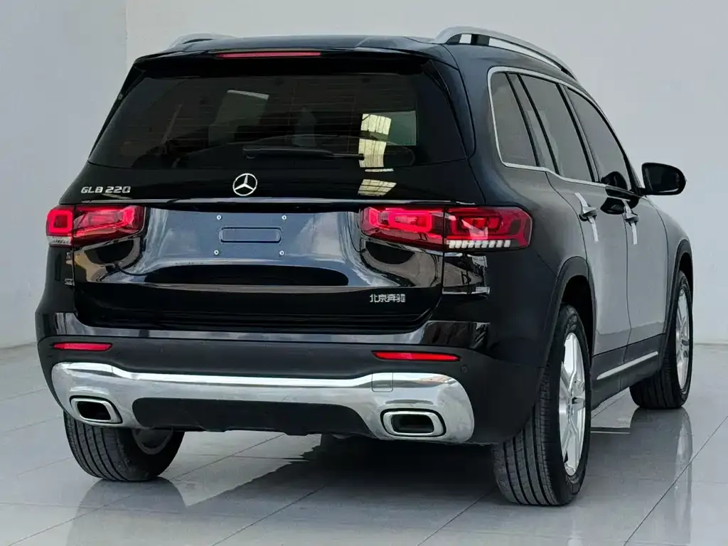 Mercedes-Benz GLB — фото 2