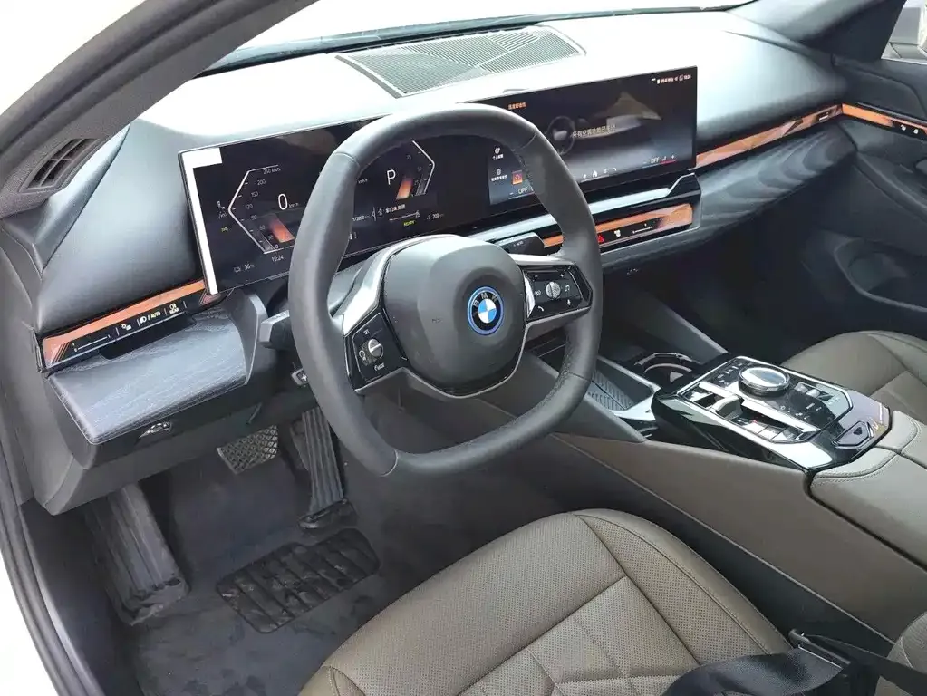 BMW i5 — фото 4