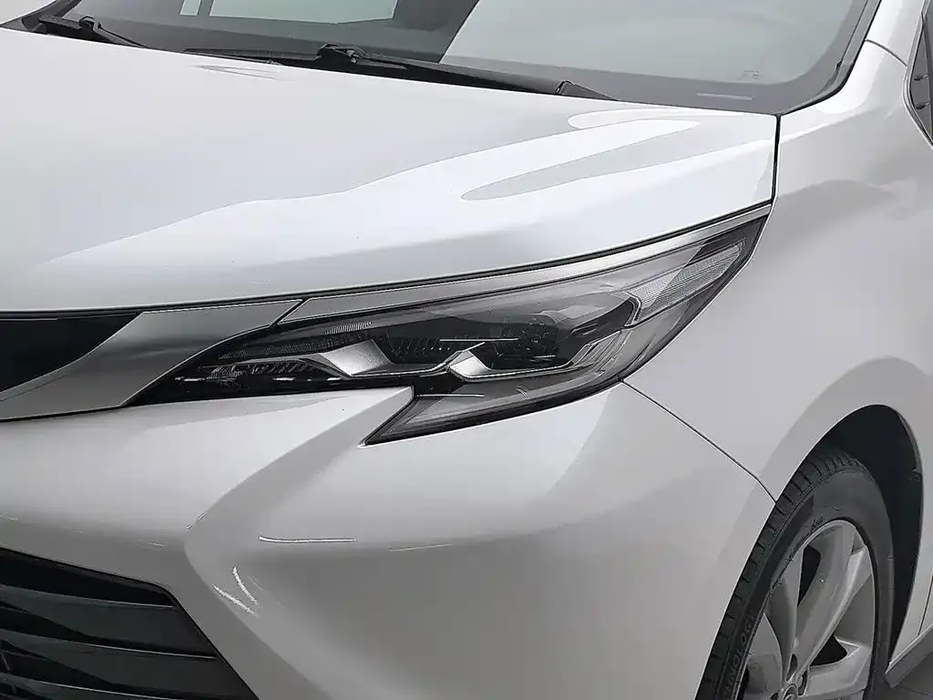 Toyota Sienna — фото 9