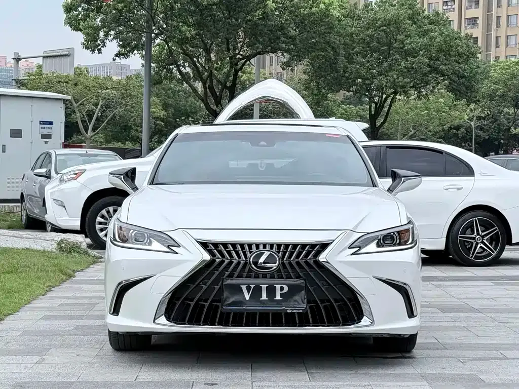 Lexus ES — фото 2