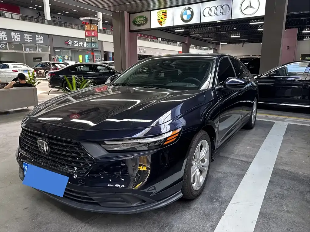 Honda Accord — фото 1