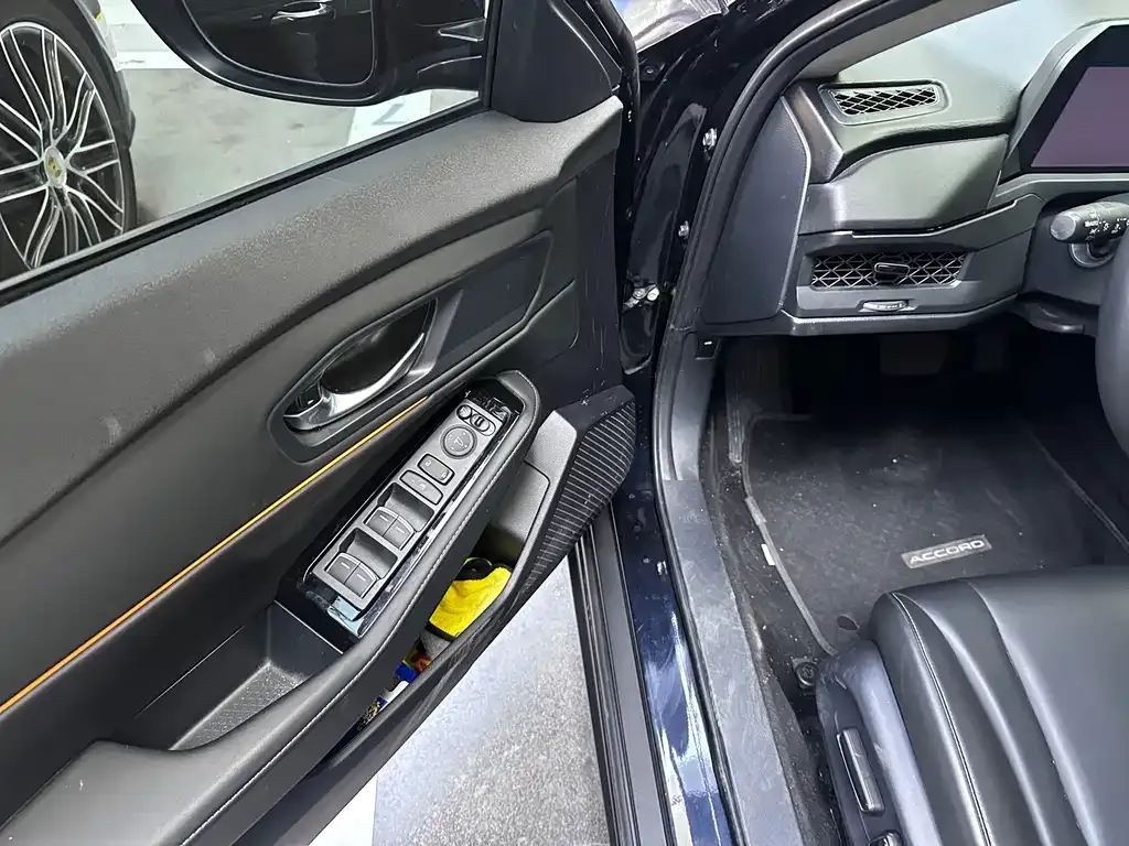 Honda Accord — фото 10