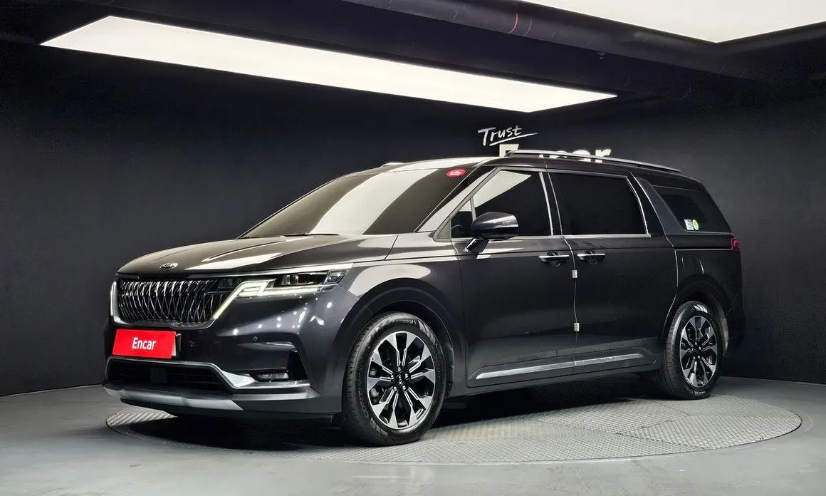Kia Carnival — фото 1