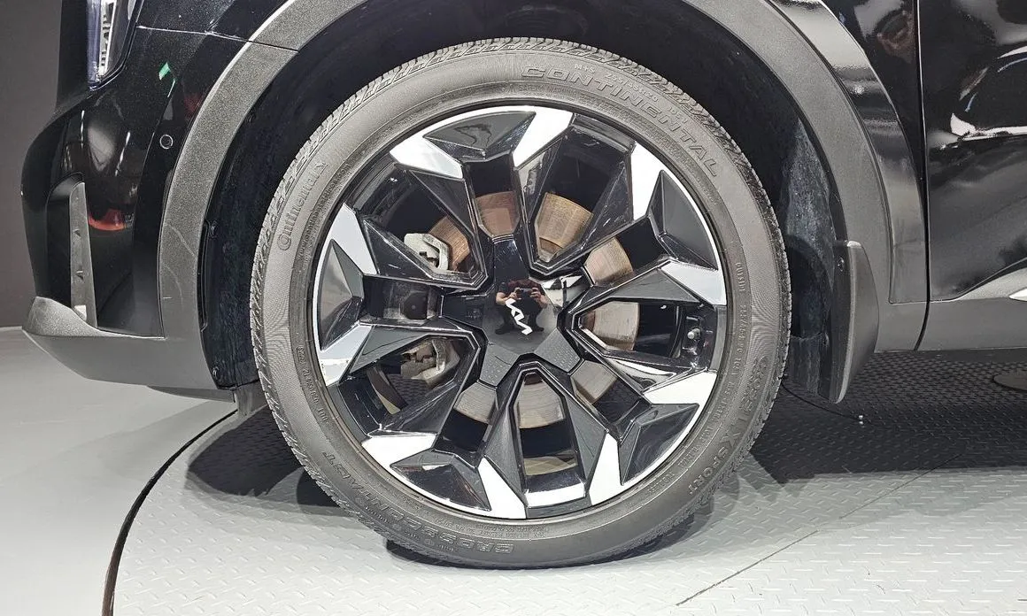 Kia Sorento — фото 9