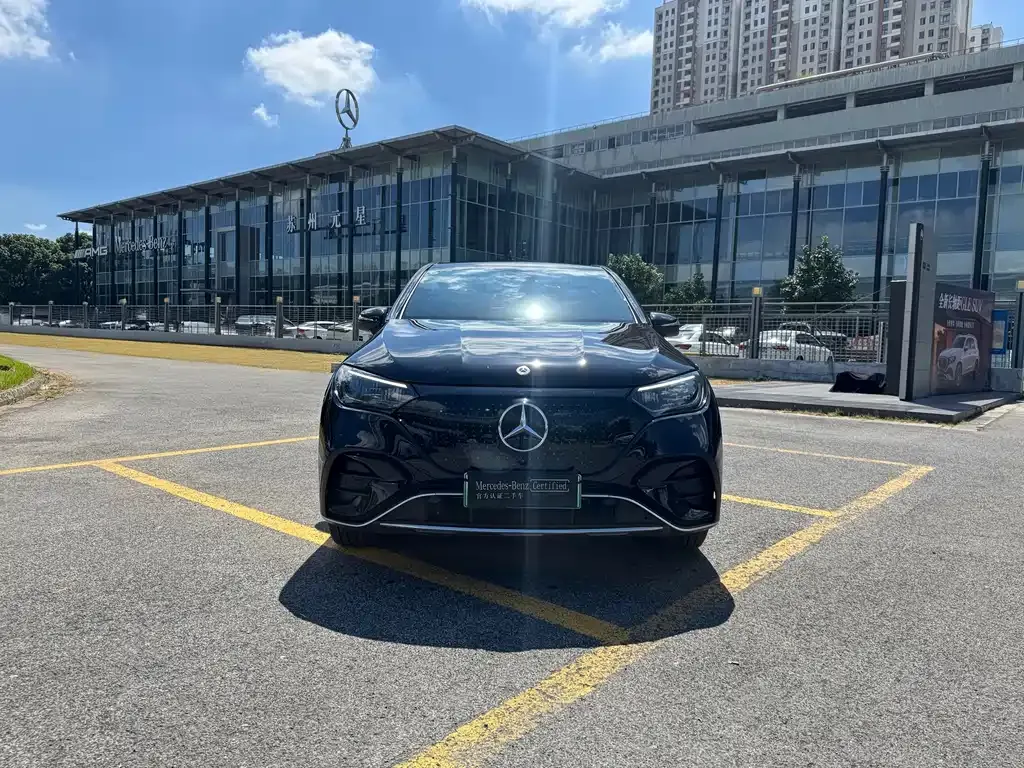 Mercedes-Benz EQE SUV — фото 9