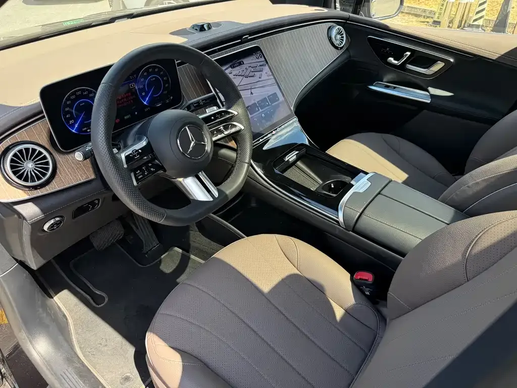 Mercedes-Benz EQE SUV — фото 4
