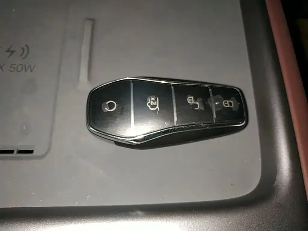 BYD Seal 07 DM-i — фото 3